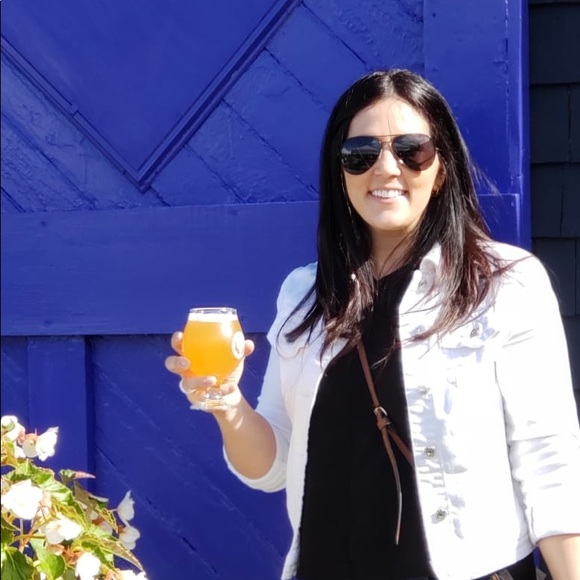 Meet your Posher, Jessica - Picture 1 of 1